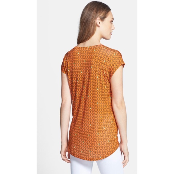 Scoop Neck Elliptical Cut Top - Picture 3 of 4